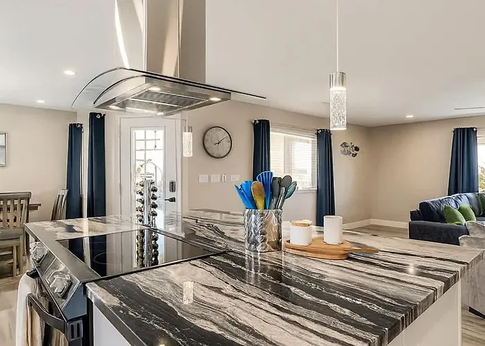 Family Friendly 6 Bedroom Compound Near Windsor Ramp Villa *