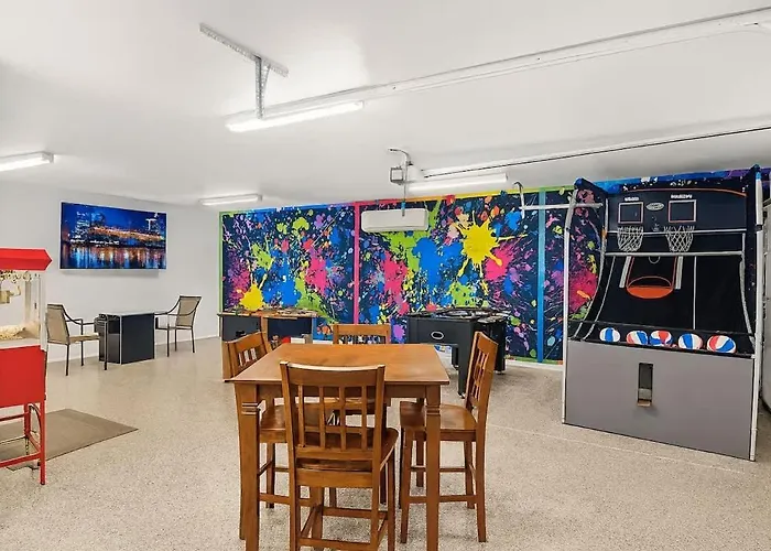 Family Friendly 6 Bedroom Compound Near Windsor Ramp Villa
