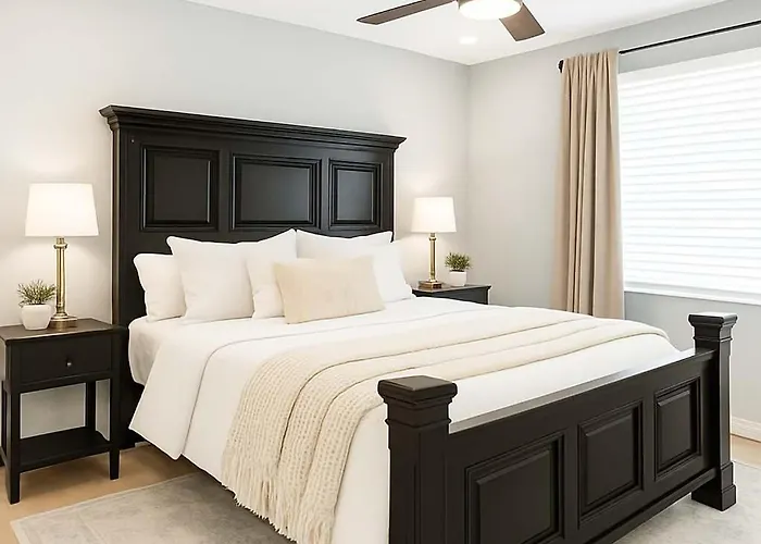 Villa Family Friendly 6 Bedroom Compound Near Windsor Ramp *