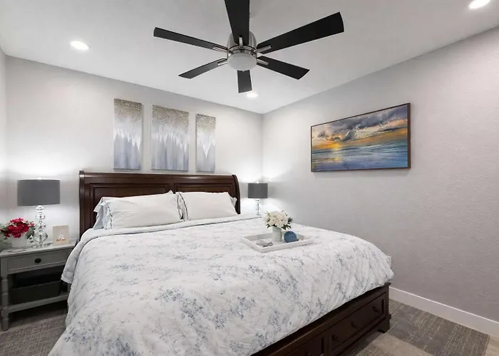 Family Friendly 6 Bedroom Compound Near Windsor Ramp *