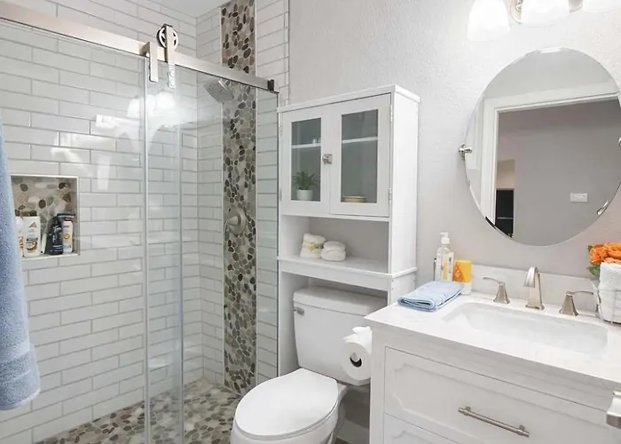 Villa Family Friendly 6 Bedroom Compound Near Windsor Ramp